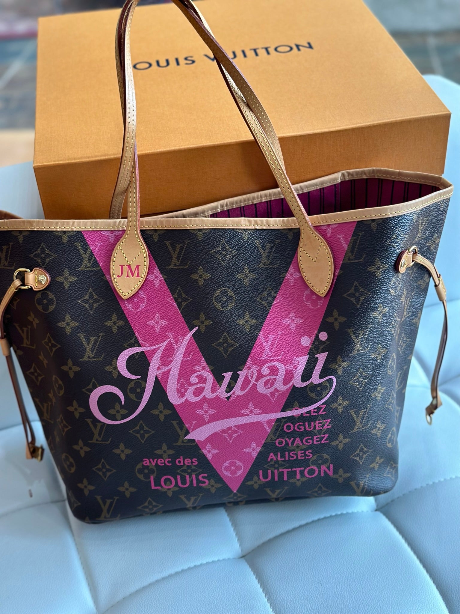 Louis Vuitton, Bags, Louis Vuitton Hawaii Resorts V Neverfull Mm Shoulder  Tote Bag Limited Edition Lv